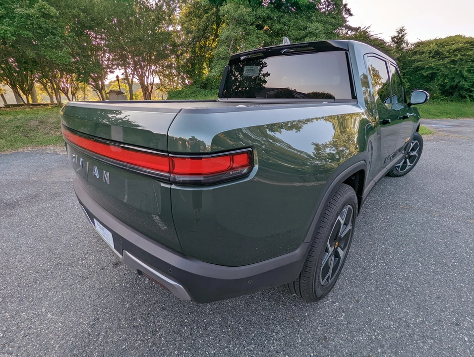 2022 Rivian R1T - Image 14 of 31