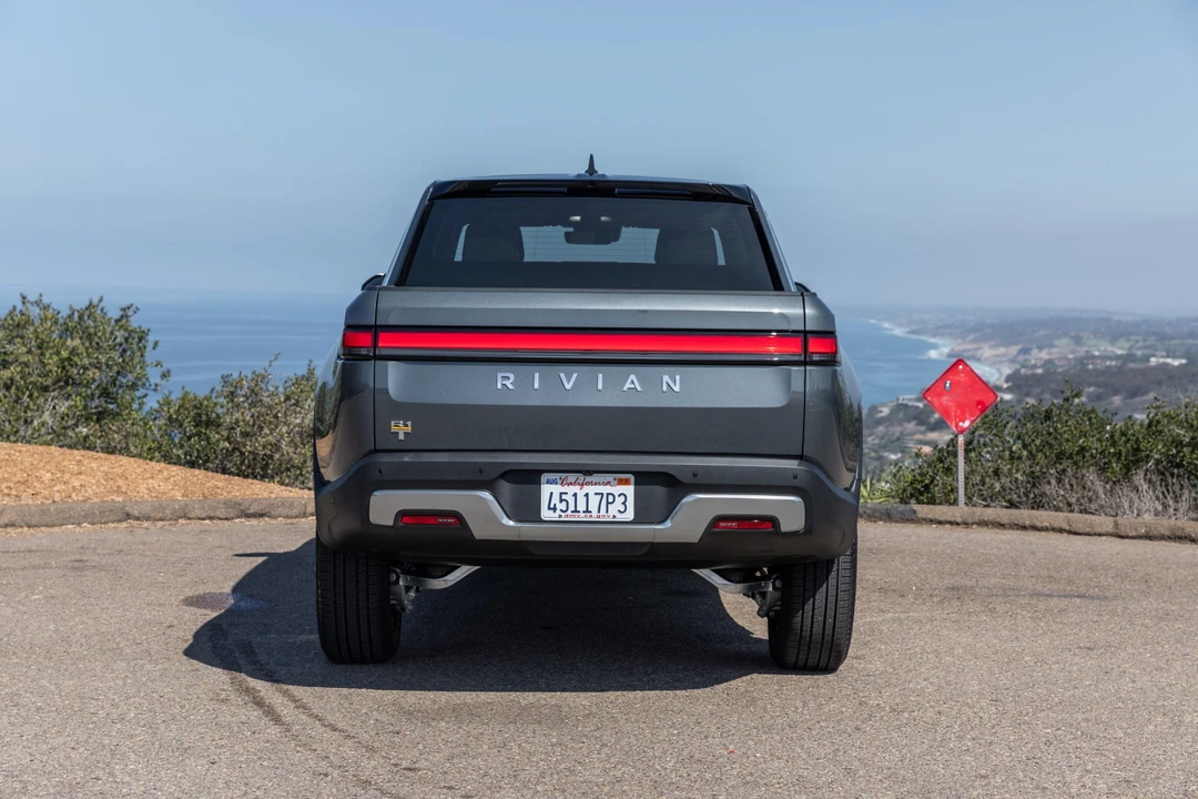 2022 Rivian R1T - Image 8 of 31