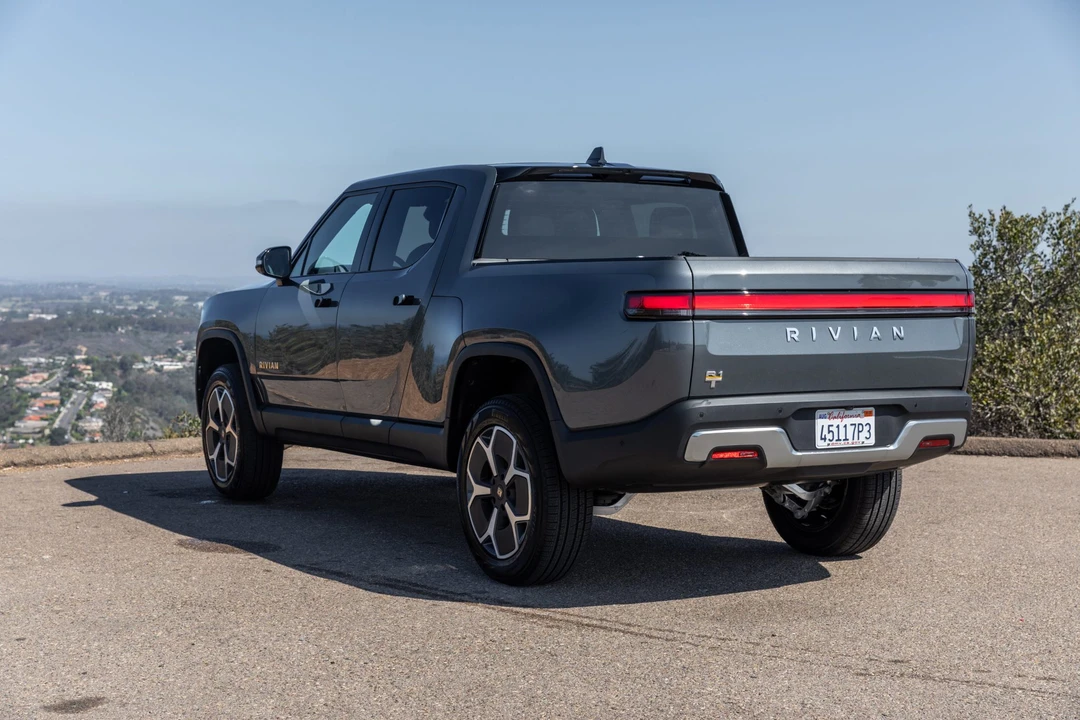2022 Rivian R1T - Image 9 of 31