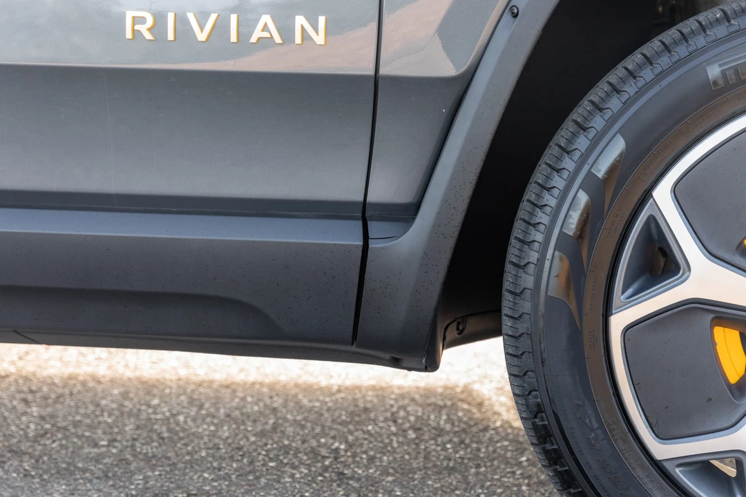 2022 Rivian R1T - Image 30 of 31