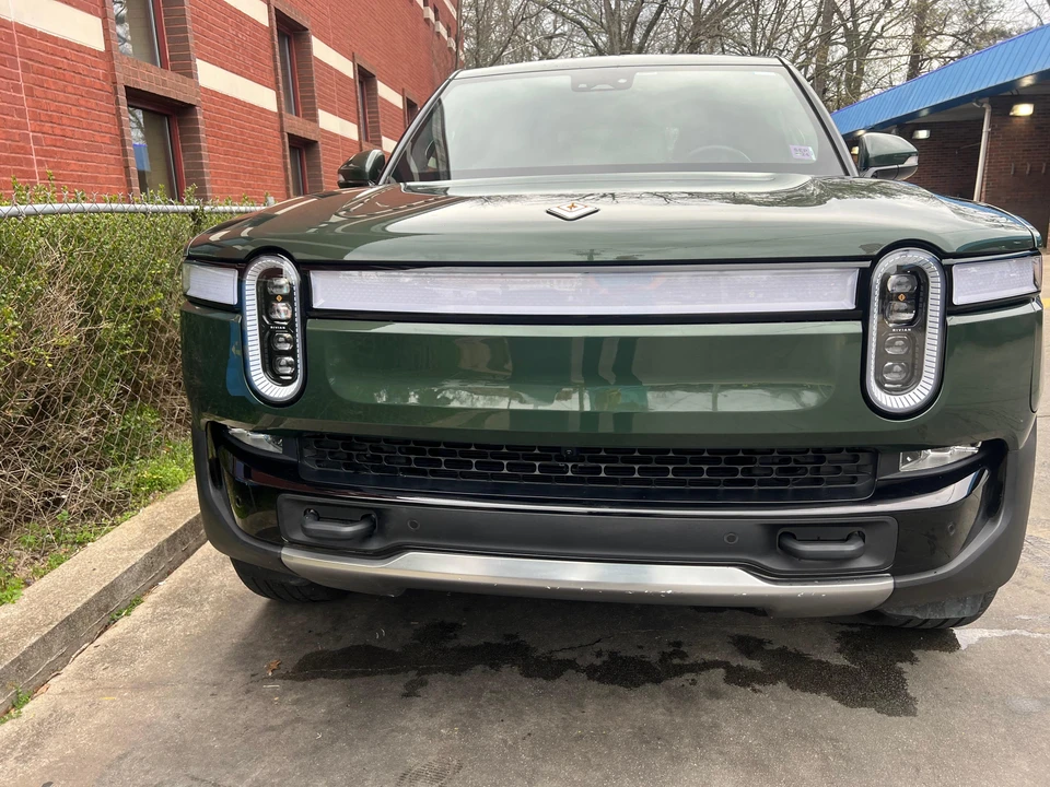 2022 Rivian R1T - Image 6 of 31