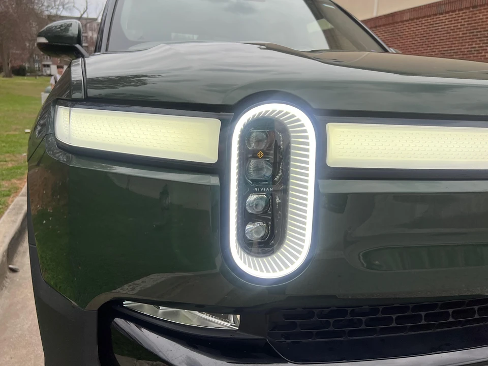 2022 Rivian R1T - Image 14 of 31