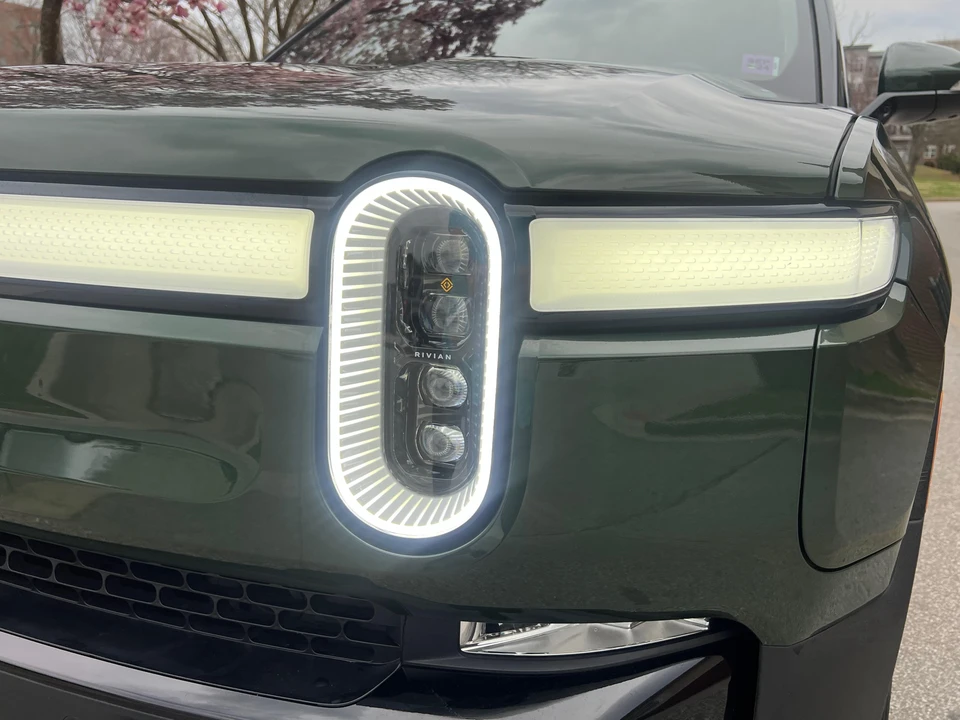 2022 Rivian R1T - Image 16 of 31