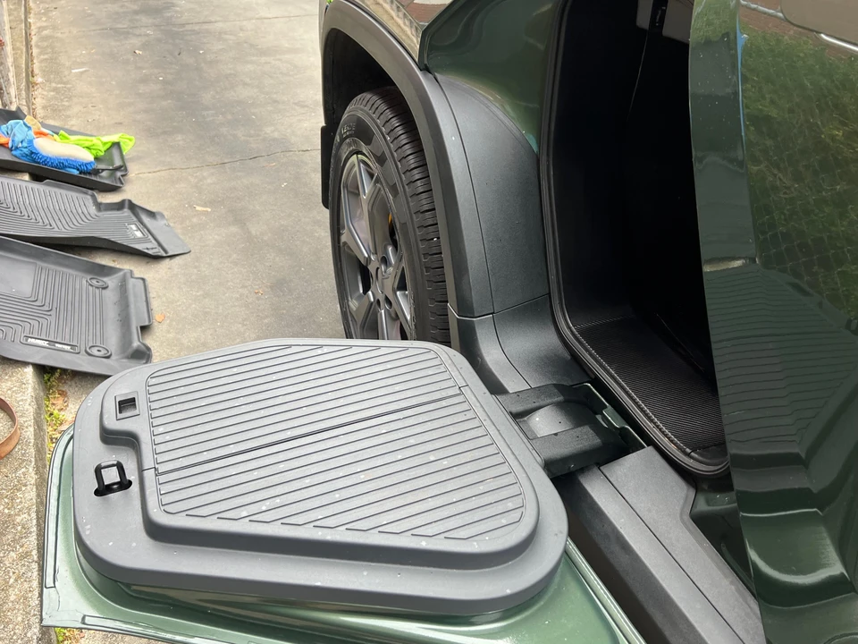 2022 Rivian R1T - Image 28 of 31