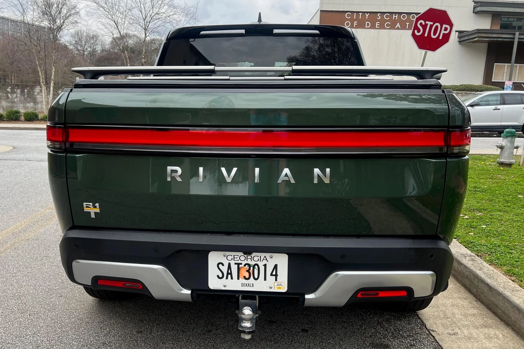 2022 Rivian R1T - Image 5 of 31