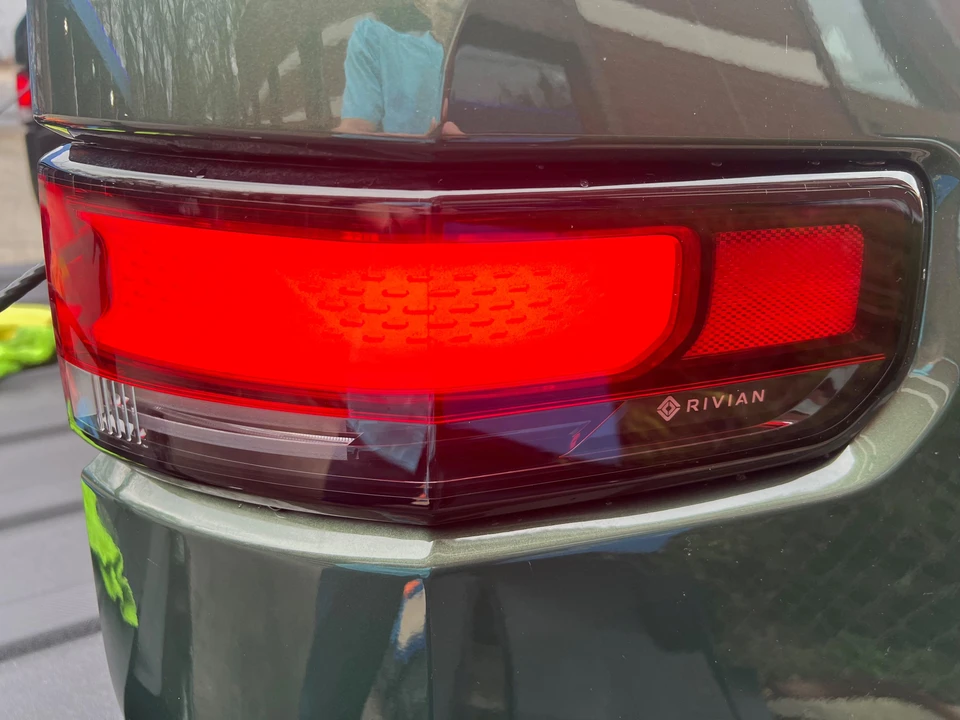 2022 Rivian R1T - Image 26 of 31