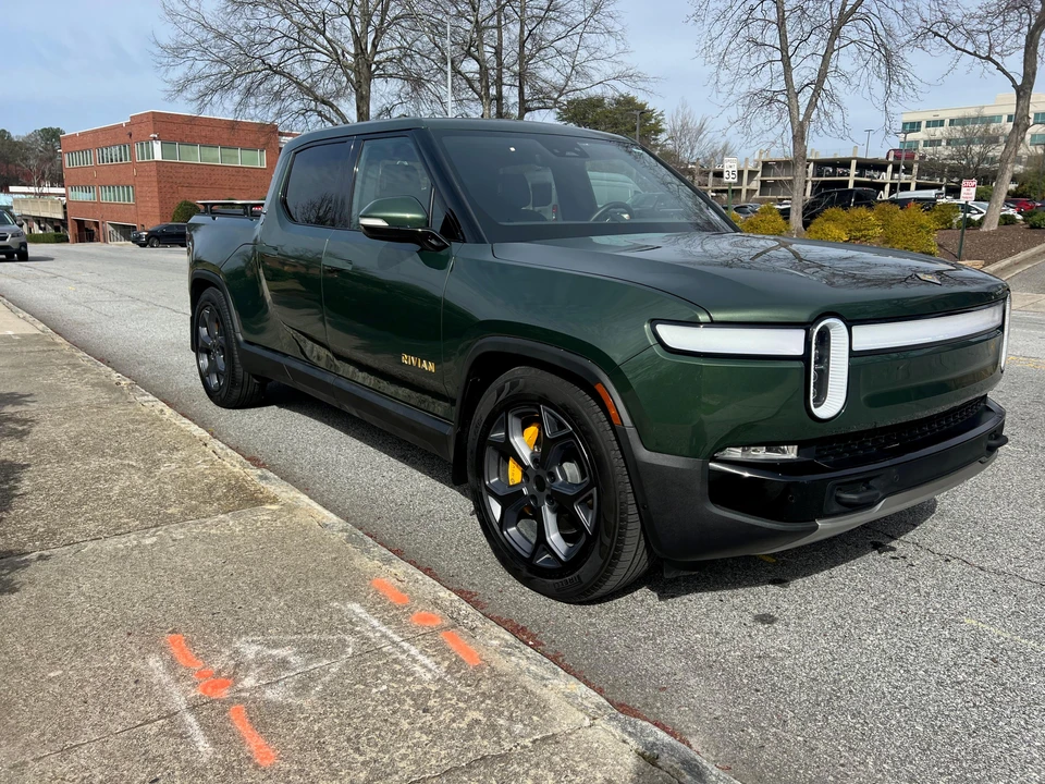 2022 Rivian R1T - Image 13 of 31