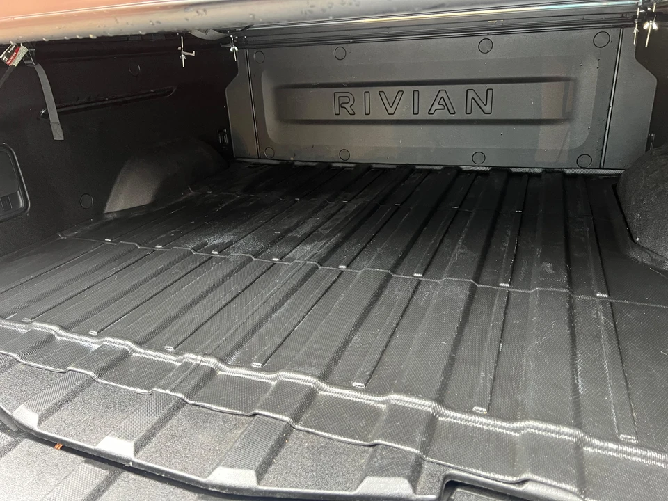 2022 Rivian R1T - Image 23 of 31