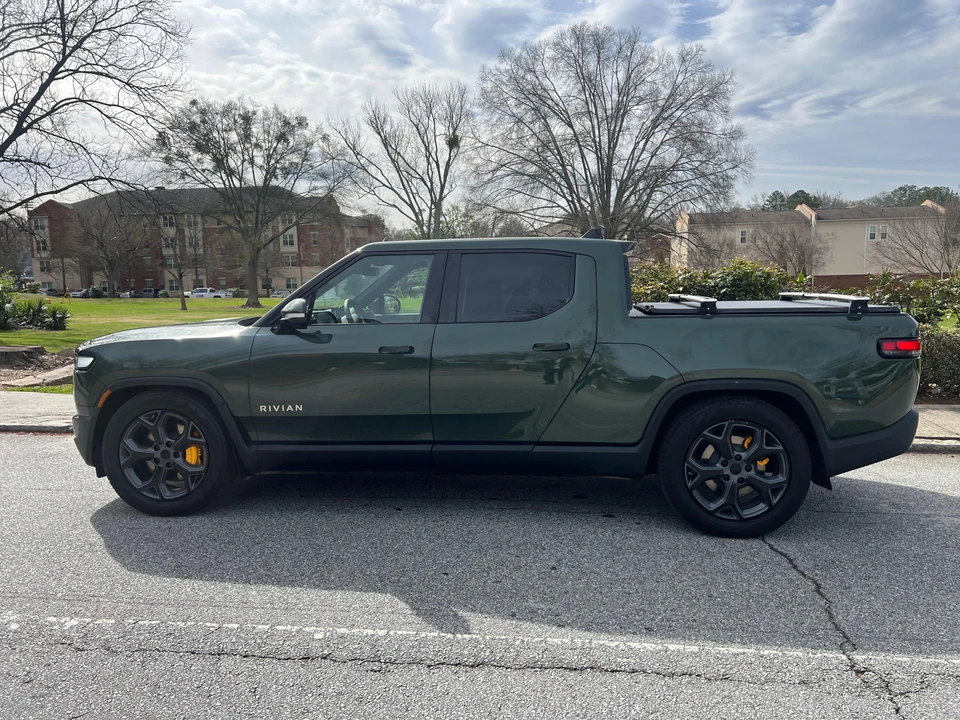 2022 Rivian R1T - Image 8 of 31