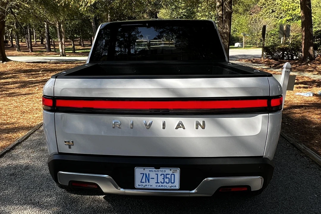2022 Rivian R1T - Image 5 of 5