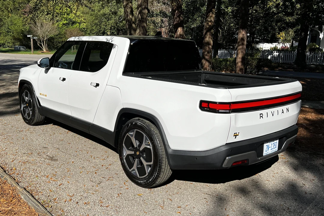 2022 Rivian R1T - Image 4 of 5