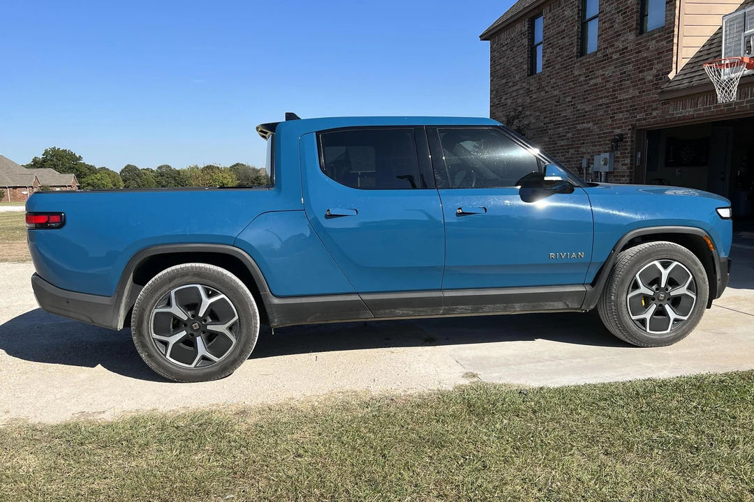 2022 Rivian R1T - Image 3 of 31