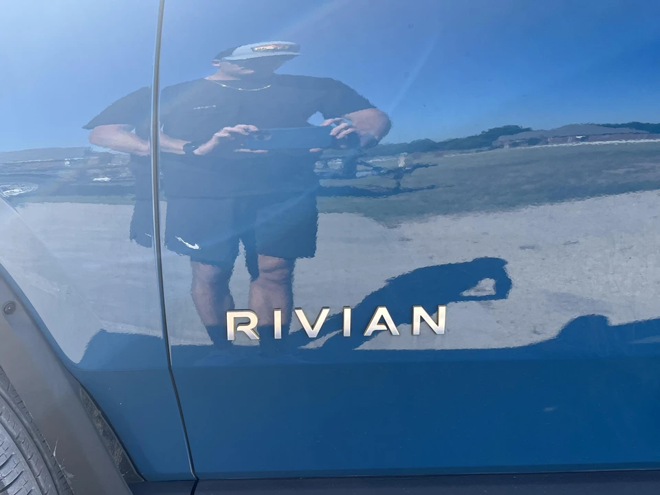 2022 Rivian R1T - Image 23 of 31