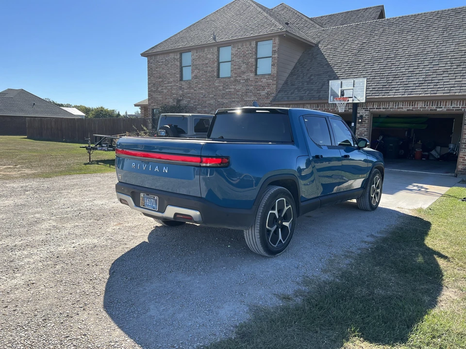 2022 Rivian R1T - Image 17 of 31