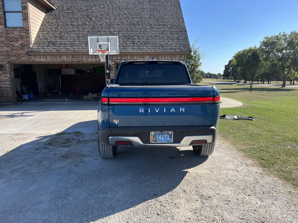 2022 Rivian R1T - Image 13 of 31