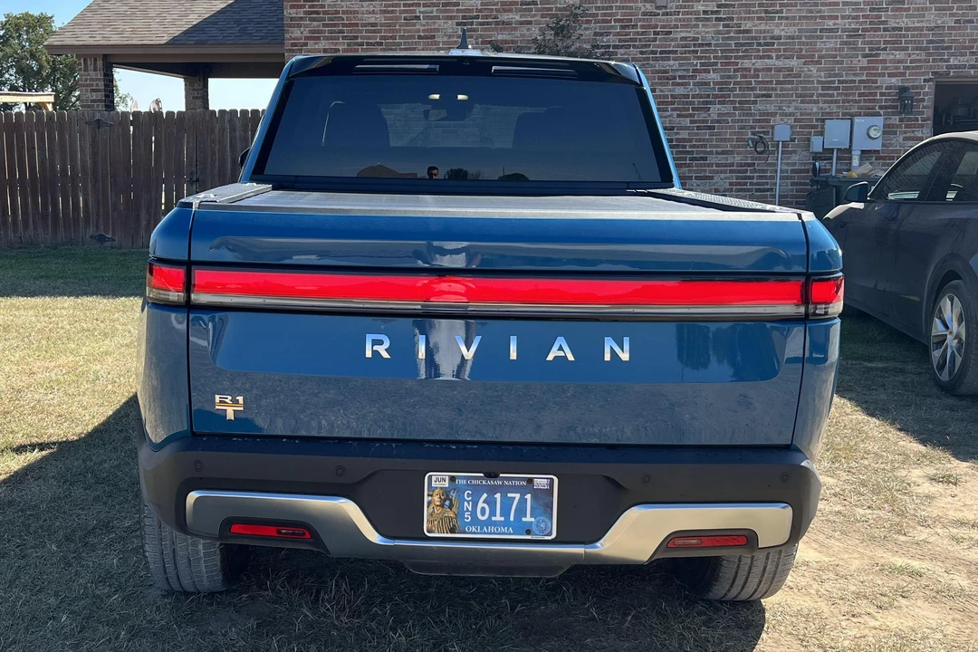 2022 Rivian R1T - Image 5 of 31