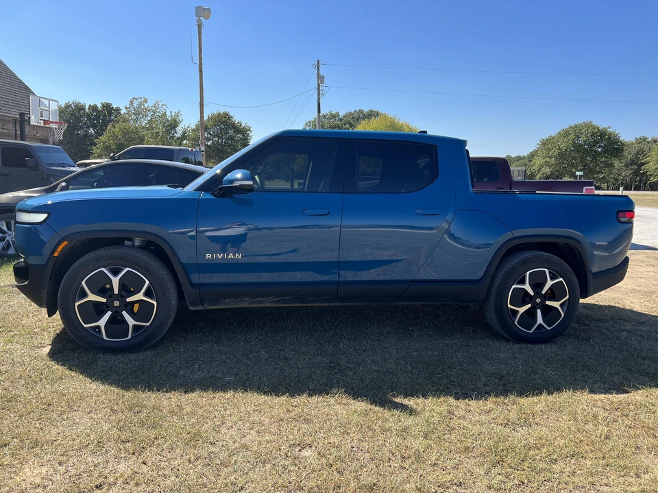 2022 Rivian R1T - Image 8 of 31