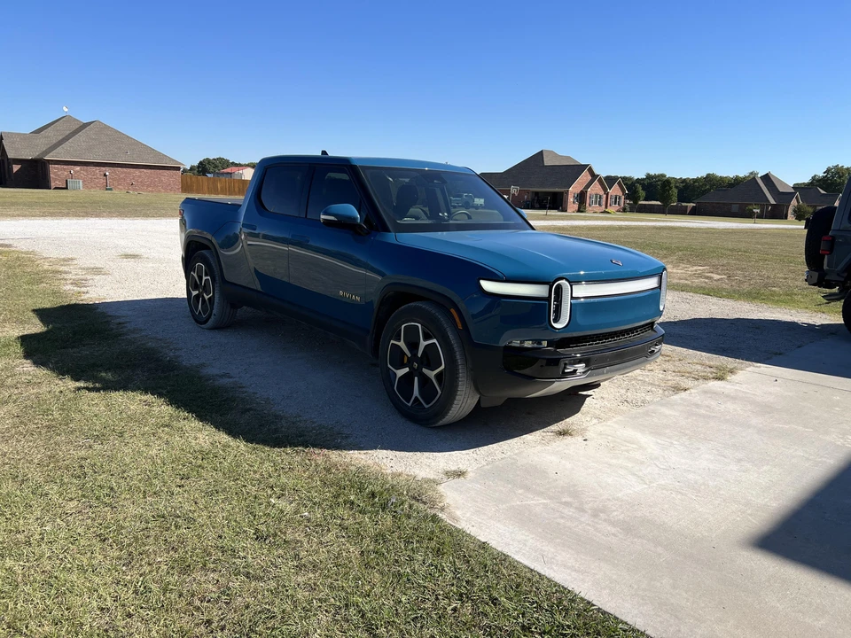 2022 Rivian R1T - Image 19 of 31