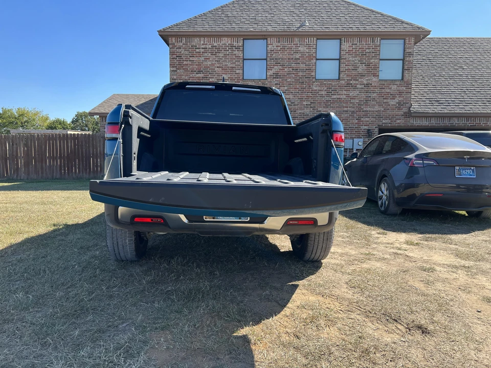 2022 Rivian R1T - Image 14 of 31