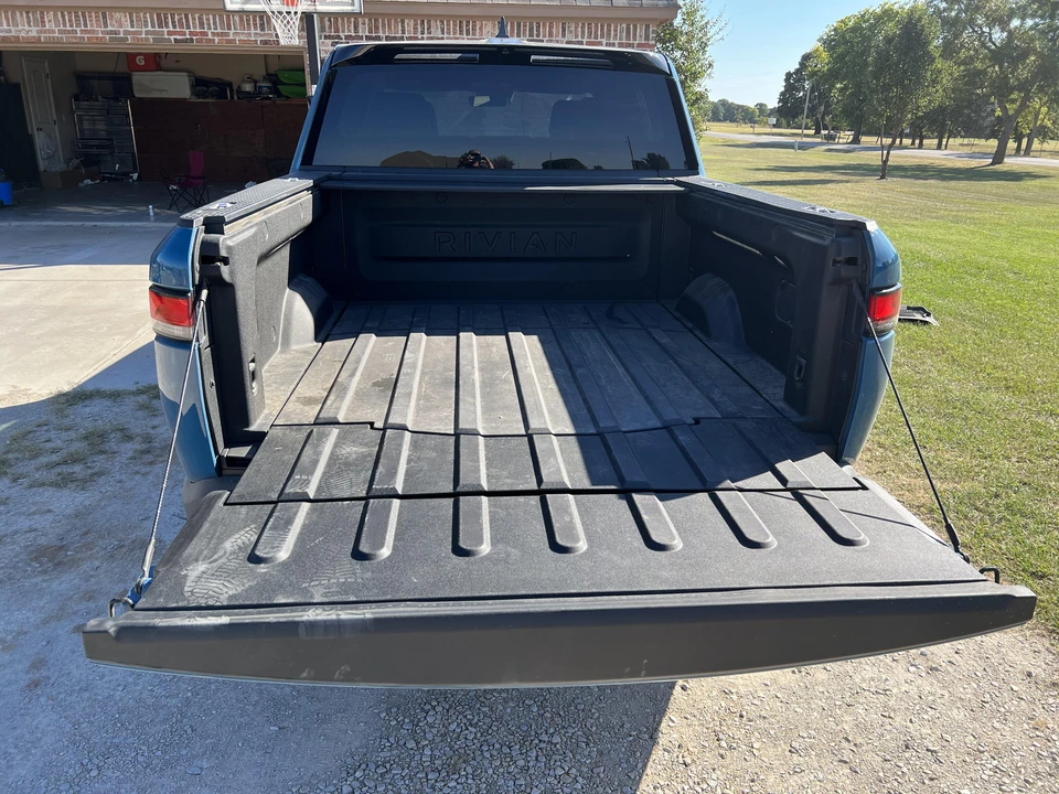 2022 Rivian R1T - Image 15 of 31