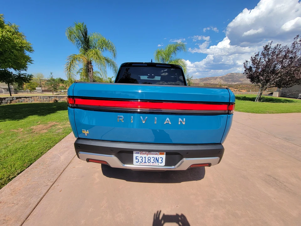 2022 Rivian R1T - Image 18 of 31