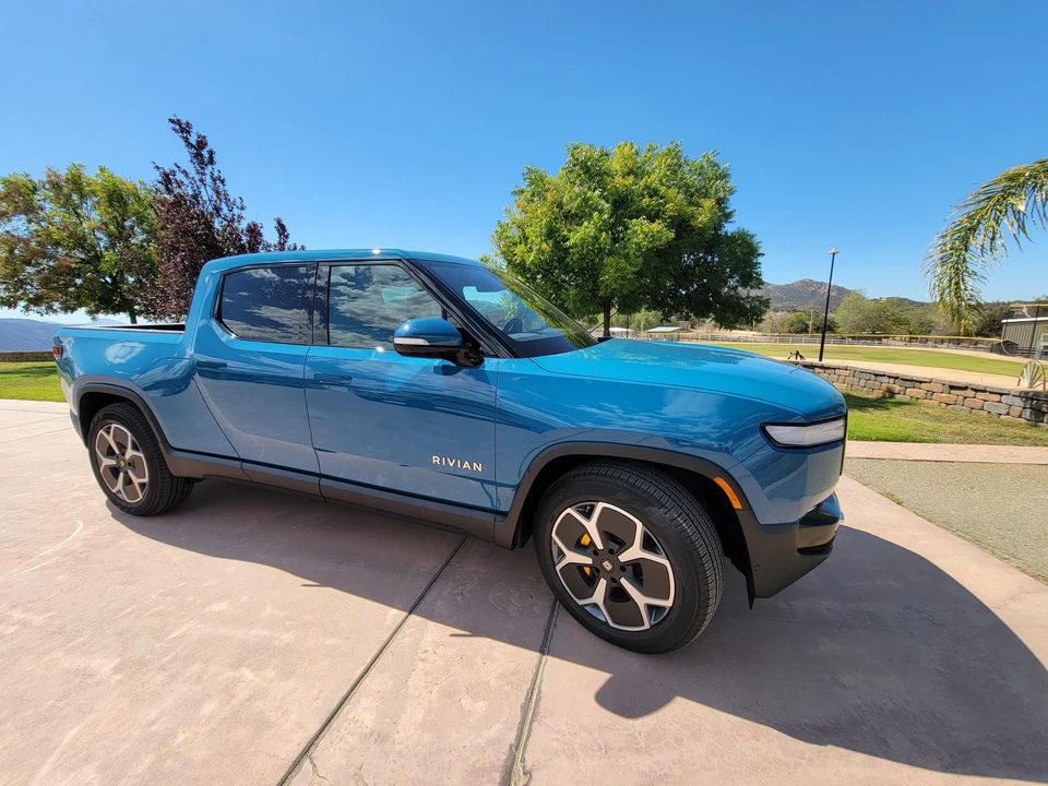 2022 Rivian R1T - Image 22 of 31