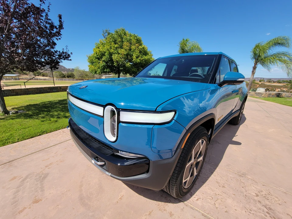2022 Rivian R1T - Image 11 of 31
