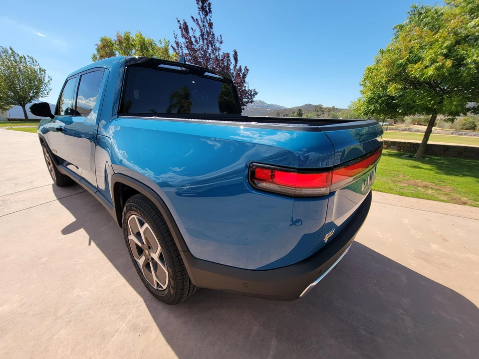 2022 Rivian R1T - Image 16 of 31