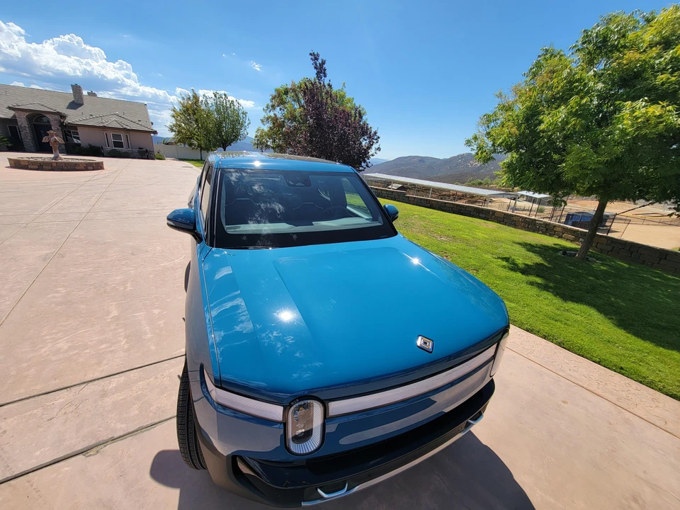 2022 Rivian R1T - Image 24 of 31