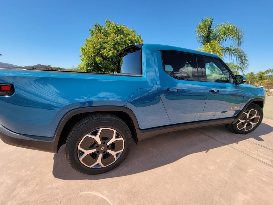 2022 Rivian R1T - Image 21 of 31