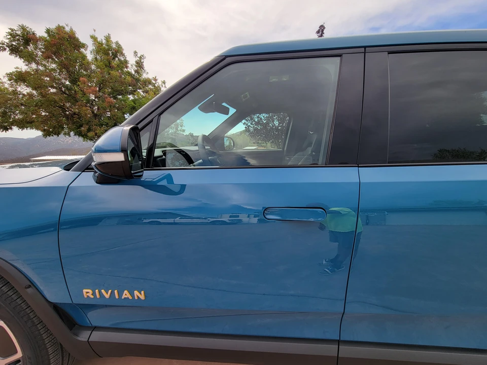 2022 Rivian R1T - Image 27 of 31