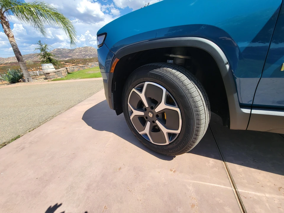 2022 Rivian R1T - Image 26 of 31