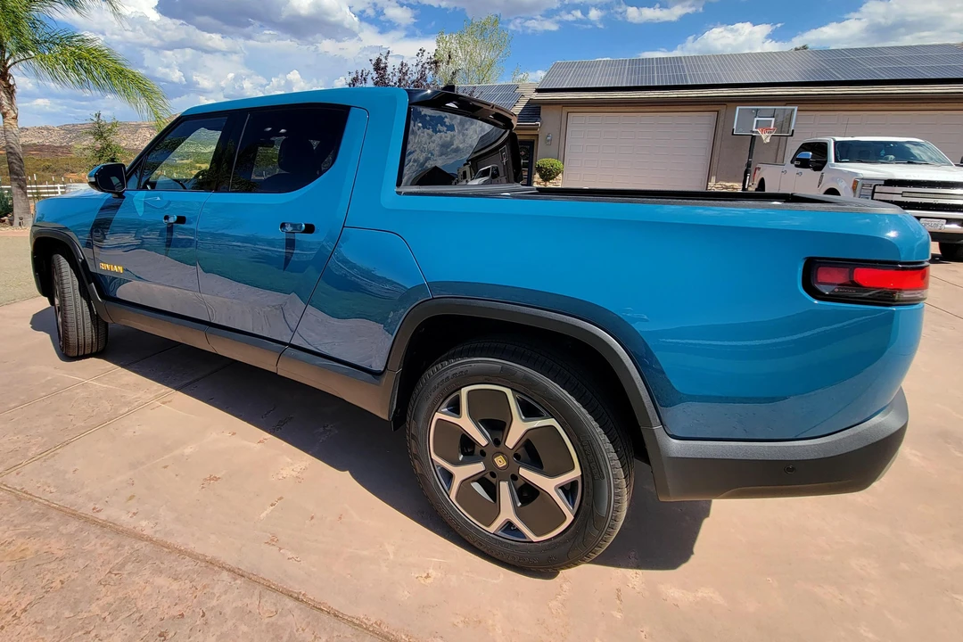 2022 Rivian R1T - Image 4 of 31