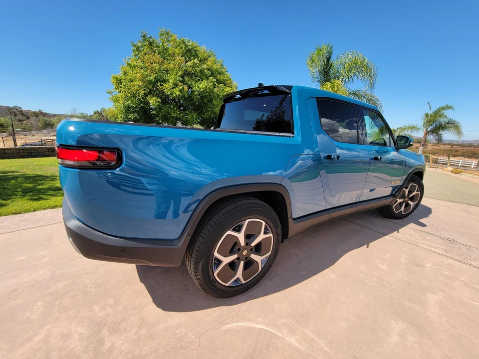 2022 Rivian R1T - Image 20 of 31