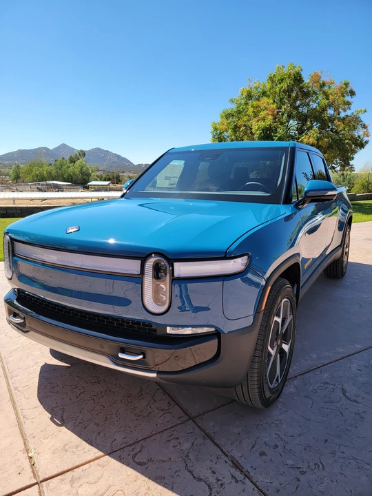 2022 Rivian R1T - Image 10 of 31