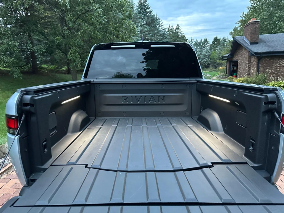 2022 Rivian R1T - Image 19 of 31