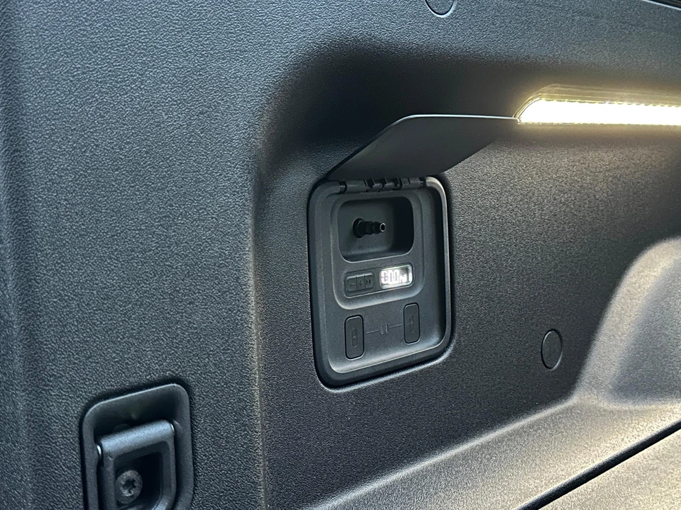 2022 Rivian R1T - Image 20 of 31