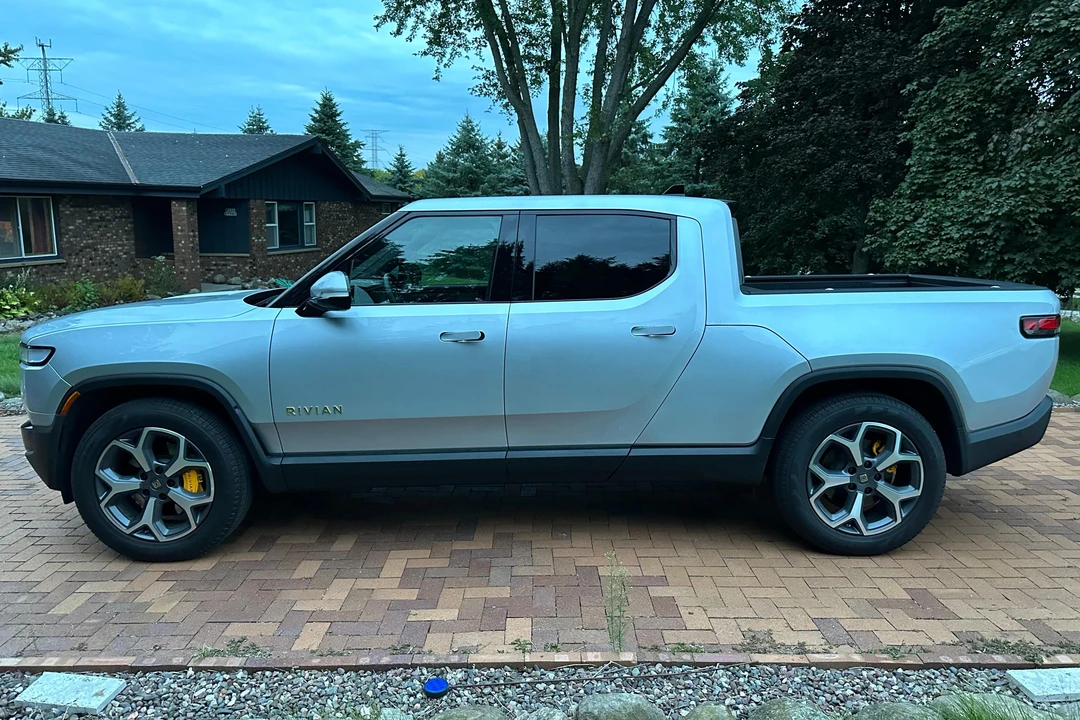 2022 Rivian R1T - Image 3 of 31