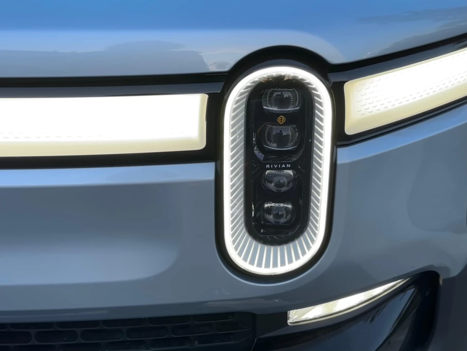2022 Rivian R1T - Image 12 of 31