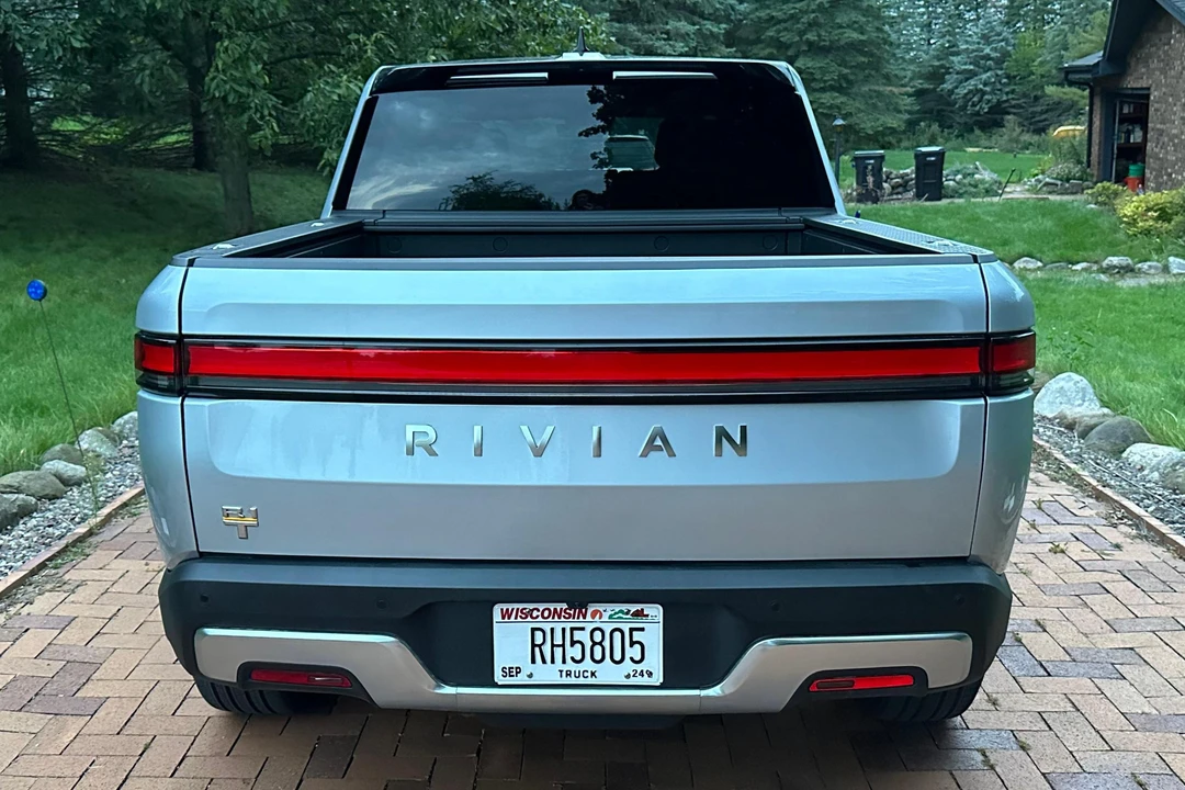 2022 Rivian R1T - Image 5 of 31