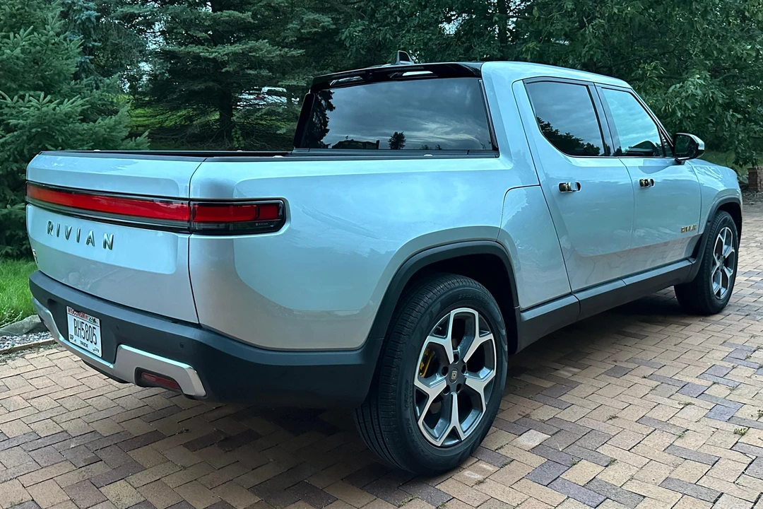 2022 Rivian R1T - Image 4 of 31