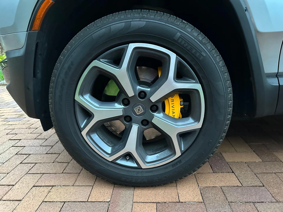 2022 Rivian R1T - Image 24 of 31