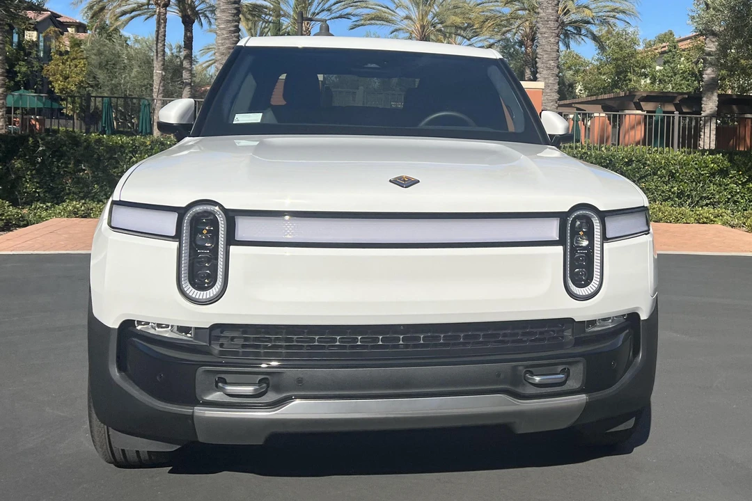 2022 Rivian R1T - Image 2 of 5