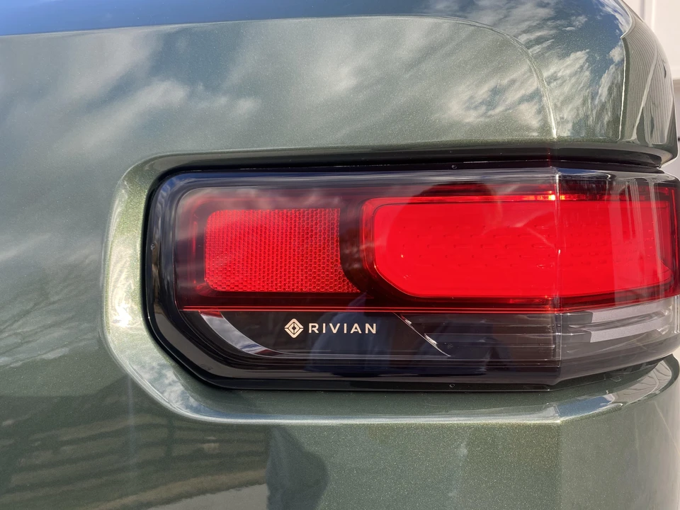 2022 Rivian R1T - Image 22 of 31
