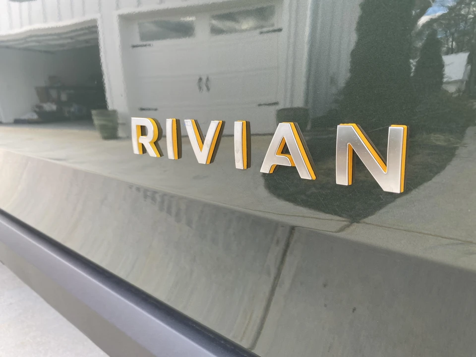 2022 Rivian R1T - Image 24 of 31