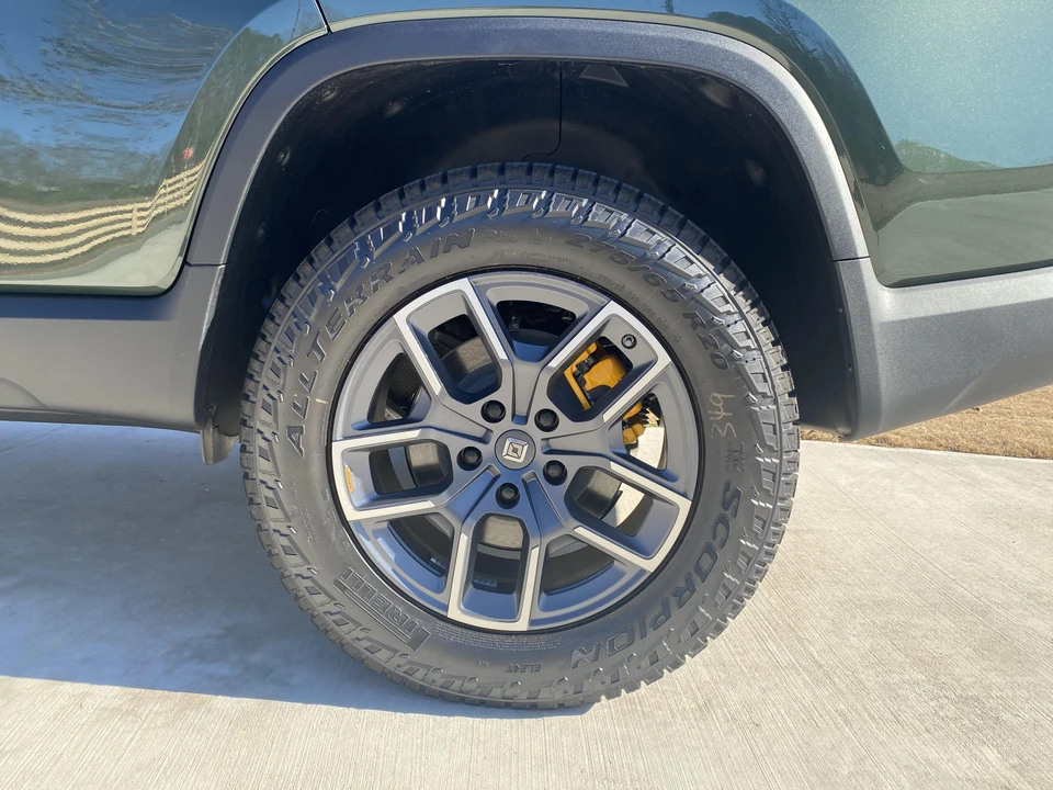 2022 Rivian R1T - Image 27 of 31