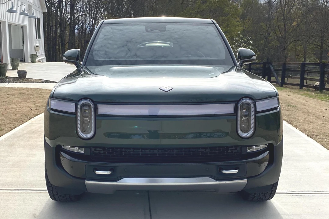 2022 Rivian R1T - Image 2 of 31