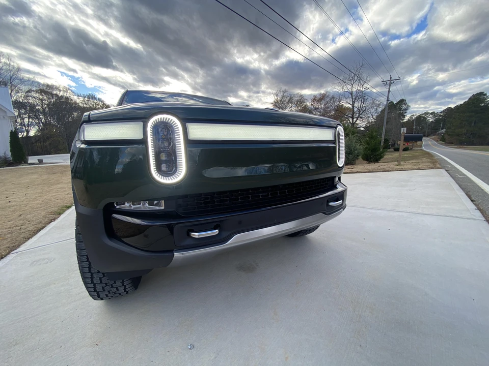 2022 Rivian R1T - Image 10 of 31