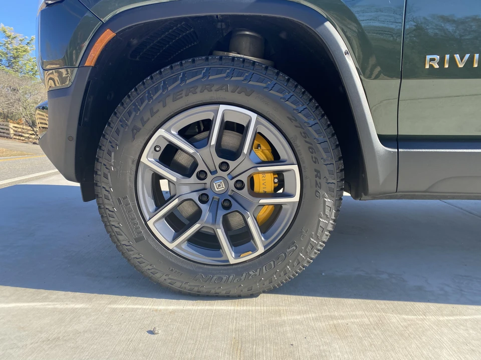 2022 Rivian R1T - Image 25 of 31