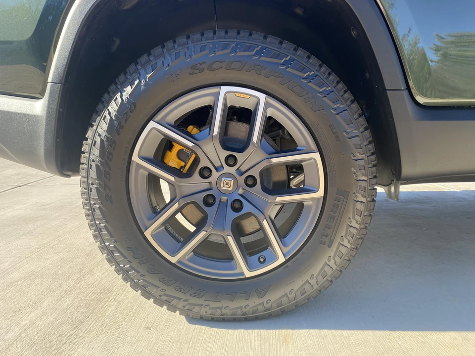 2022 Rivian R1T - Image 28 of 31
